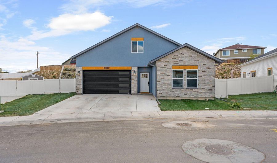 2605 Platinum Dr, Elko, NV 89801 - 5 Beds, 3 Bath