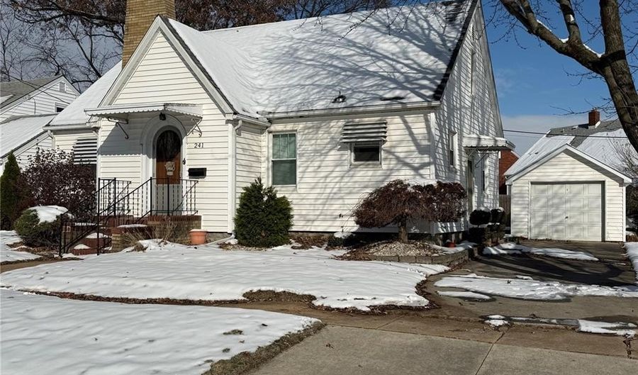 241 Arbor Dr, Alton, IL 62002 - 2 Beds, 1 Bath