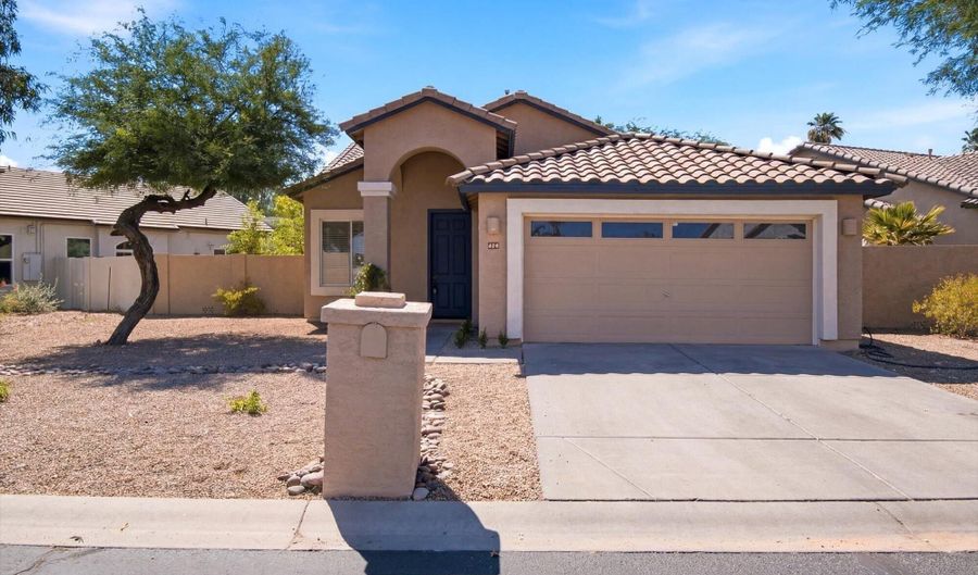 430 W Half Moon Way, Chandler, AZ 85225 - 3 Beds, 2 Bath