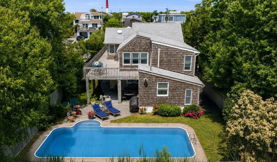 18 W 7TH St, Barnegat Light, NJ 08006 - 5 Beds, 2 Bath