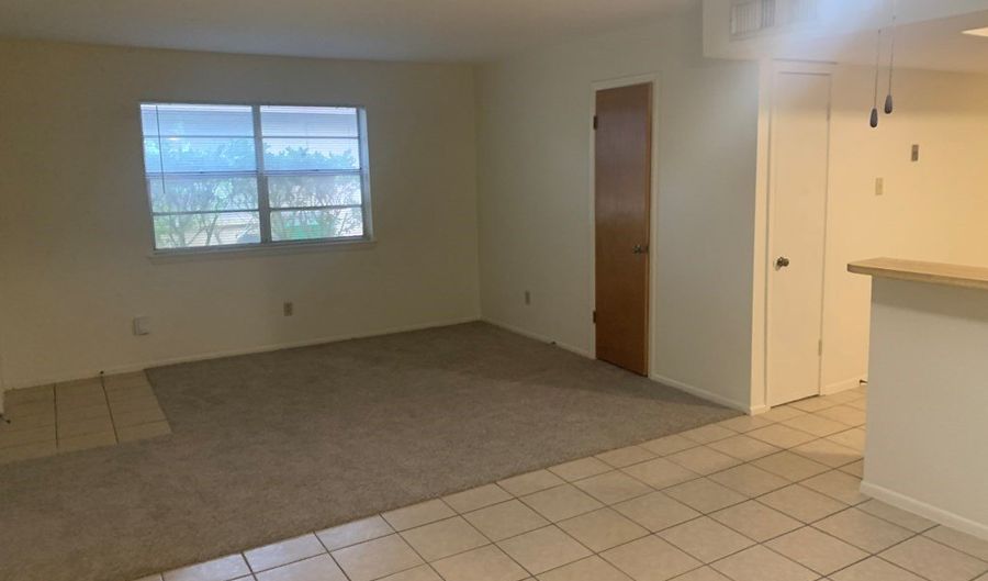 713-715 Cincinnati St, Angleton, TX 77515 - 2 Beds, 1 Bath