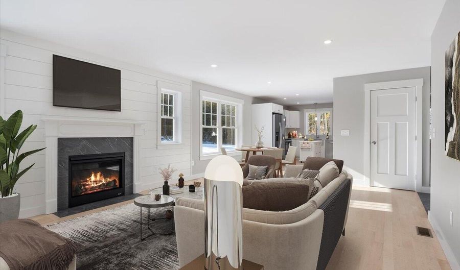 4 Cortland Pl, Standish, ME 04084 - 2 Beds, 3 Bath