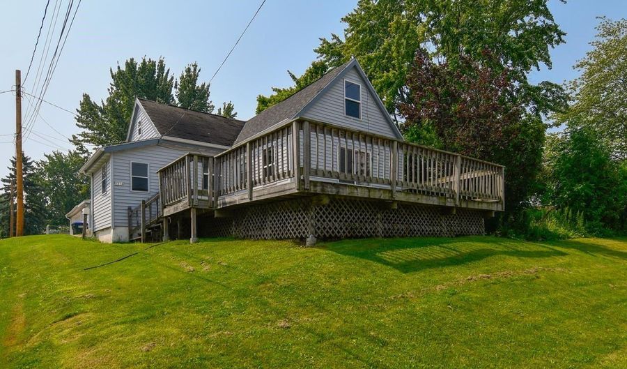 1314 NAVARINO St, Algoma, WI 54201 - 1 Beds, 1 Bath