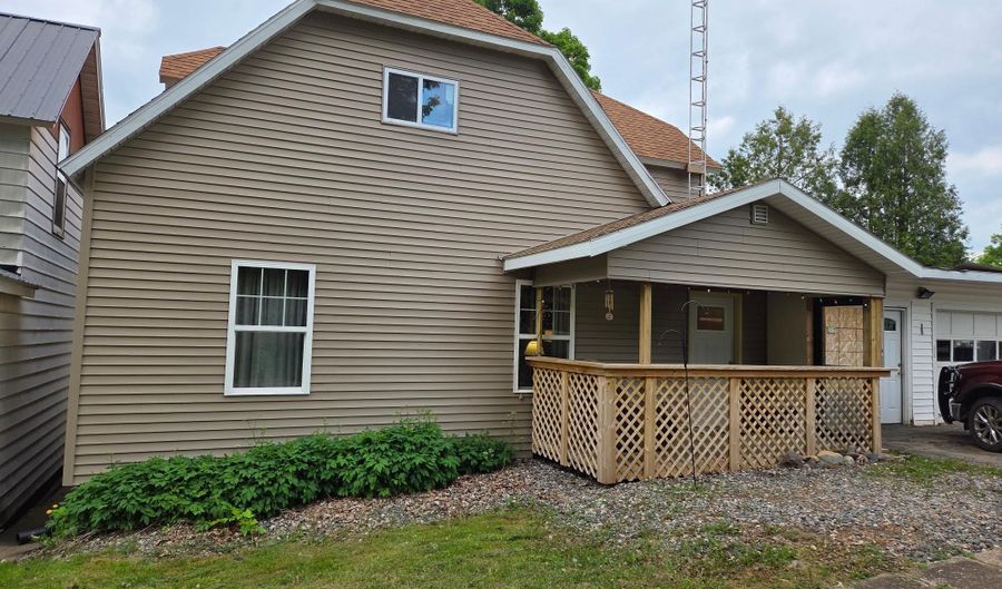217 5TH St, Alpha, MI 49902 - 4 Beds, 2 Bath