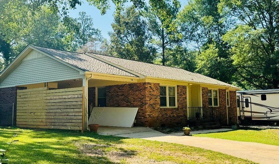 121 Woodland Way, Abbeville, SC 29620 - 3 Beds, 2 Bath
