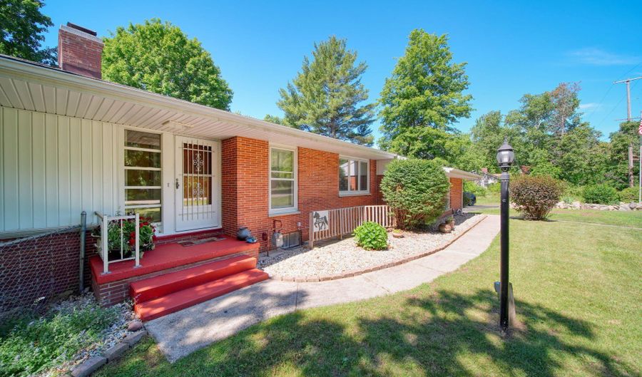 29260 Albion Rd, Albion, MI 49224 - 3 Beds, 2 Bath