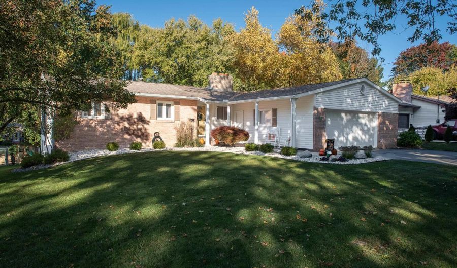 205 Westview Dr, Alma, MI 48801 - 4 Beds, 3 Bath