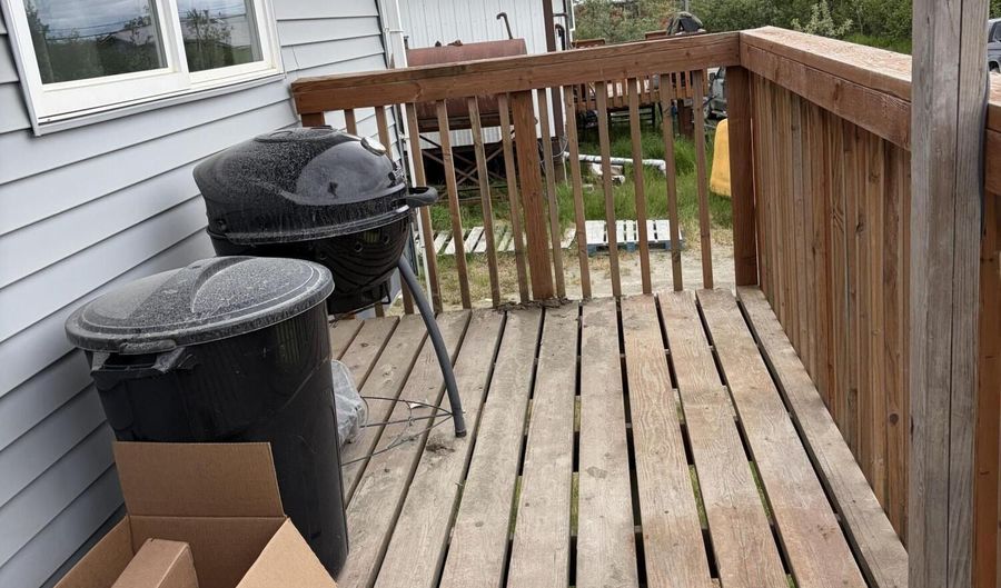 9219 D & E Makqalria Dr Rd, Bethel, AK 99559 - 5 Beds, 2 Bath