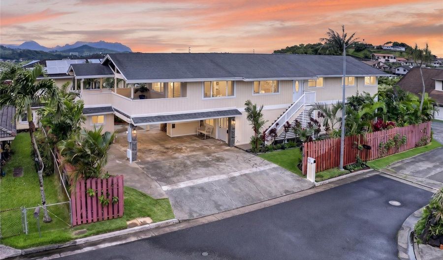 45-593 Weleweka Pl, Kaneohe, HI 96744 - 6 Beds, 5 Bath