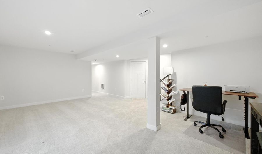 15513 TWIN RIVER Cir, Bowie, MD 20716 - 5 Beds, 4 Bath