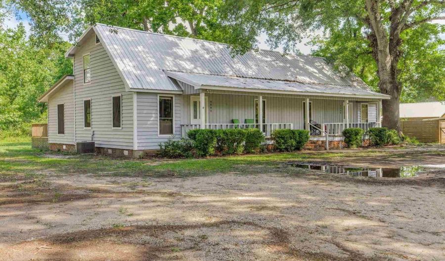 406 W Magnolia St, Bay Minette, AL 36507 - 8 Beds, 4 Bath