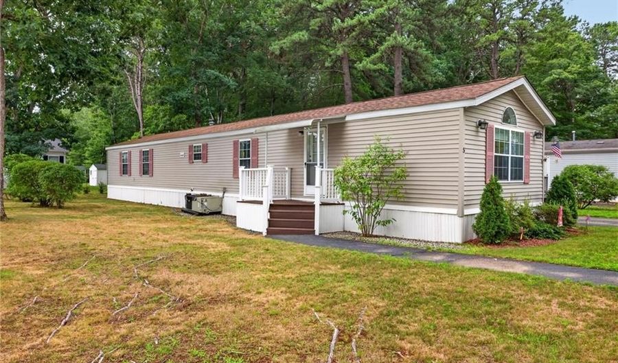 5 Liena Rose Way, Coventry, RI 02816 - 2 Beds, 2 Bath