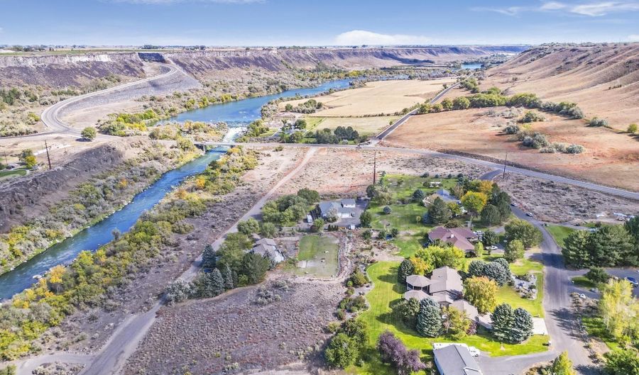 132 Country Club Ln, Buhl, ID 83316 - 4 Beds, 3 Bath