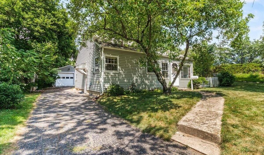 122 Clark St, Columbus, OH 43230 - 2 Beds, 1 Bath