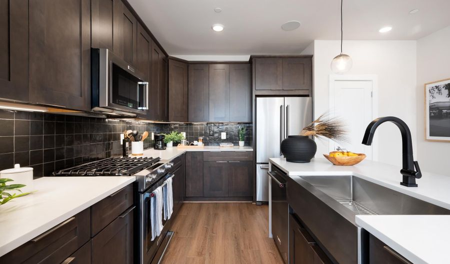131 WARBURTON St, Alexandria, VA 22304 - 3 Beds, 4 Bath