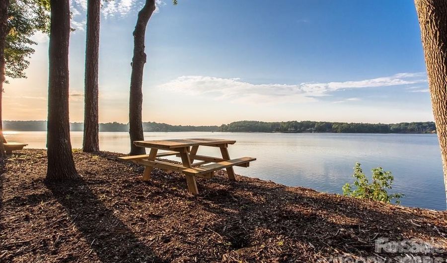 141 Greenridge Rd, Clover, SC 29710 - 2 Beds, 2 Bath