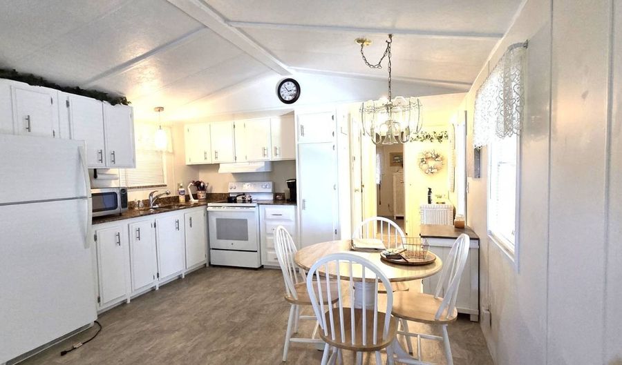 1235 Rudolph St, Avon Park, FL 33825 - 2 Beds, 2 Bath