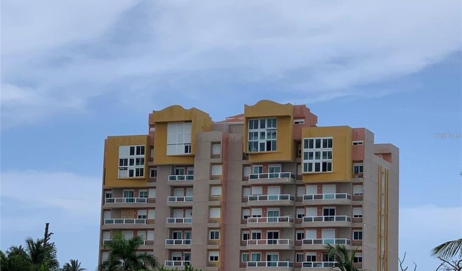 43 Calle F COND DOLPHIN TOWER AT E 3, Luquillo, PR 00773 - 1 Beds, 1 Bath