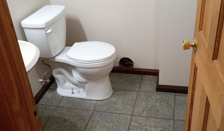 103 W 3rd Ave N, Aurora, MN 55705 - 1 Beds, 2 Bath