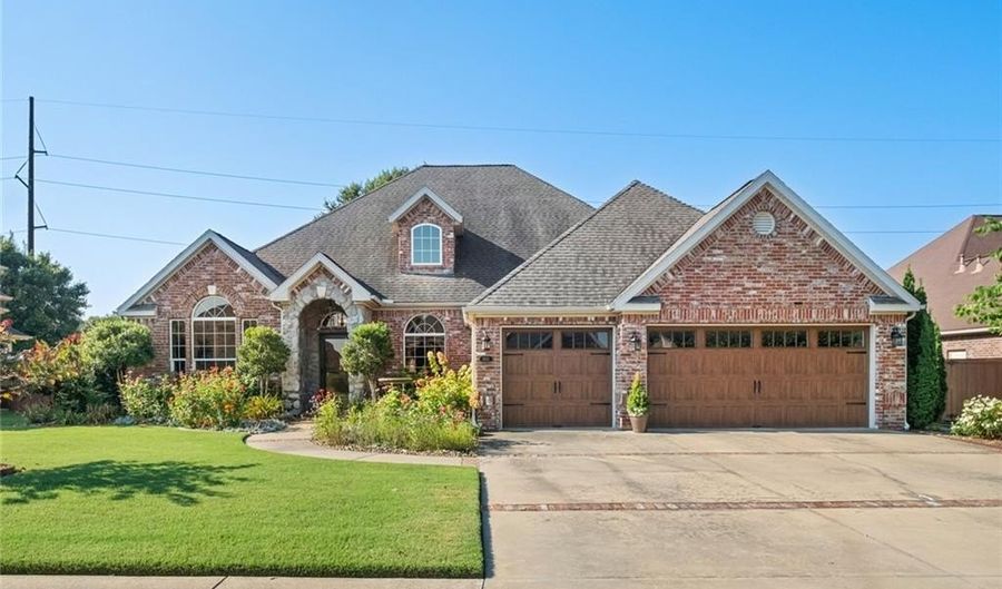 903 SW Edinburgh Ave, Bentonville, AR 72713 - 3 Beds, 3 Bath
