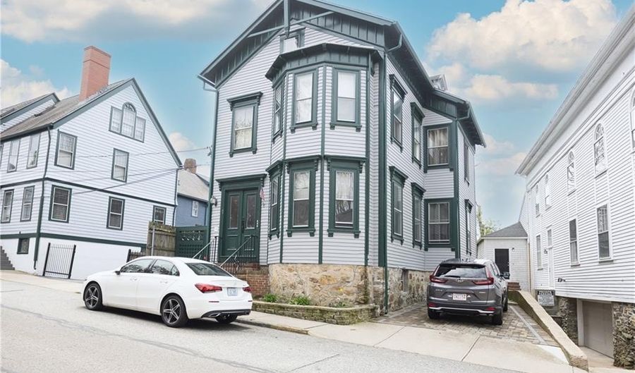 85 Mill St, Newport, RI 02840 - 6 Beds, 4 Bath