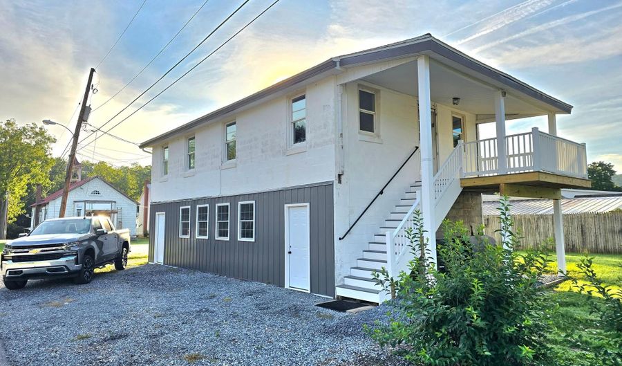 453 E MAIN St, Virginville, PA 19564 - 2 Beds, 1 Bath