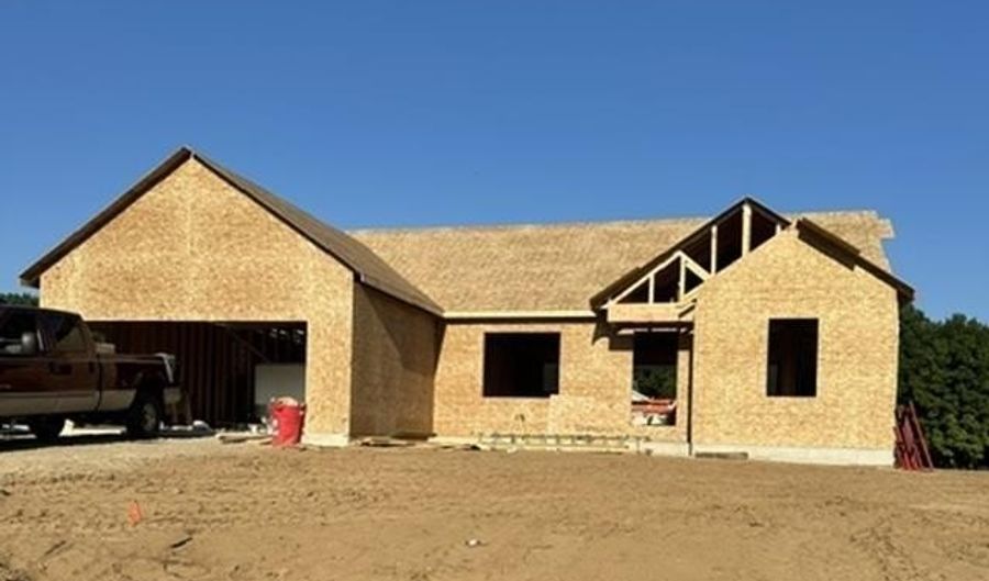 3200 Pender Ct, Adrian, MI 49221 - 3 Beds, 2 Bath
