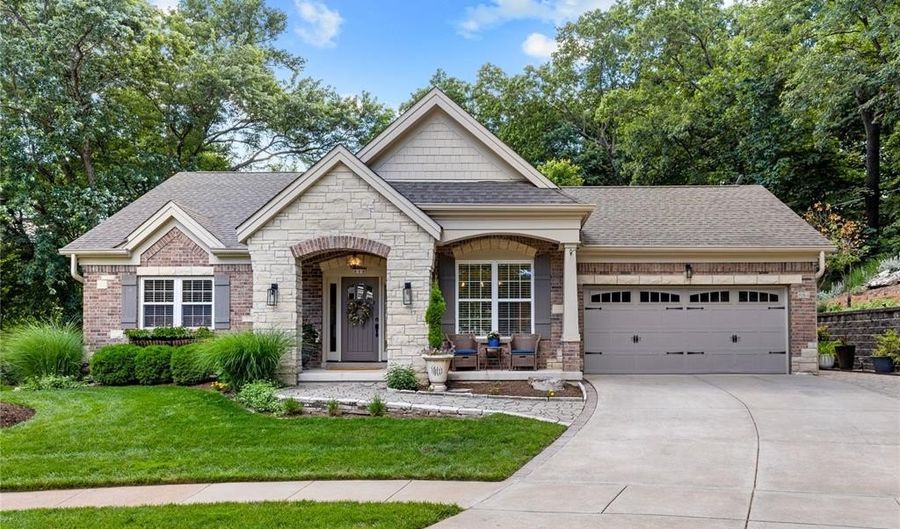 884 Village Brook Ct, Ballwin, MO 63021 - 4 Beds, 5 Bath