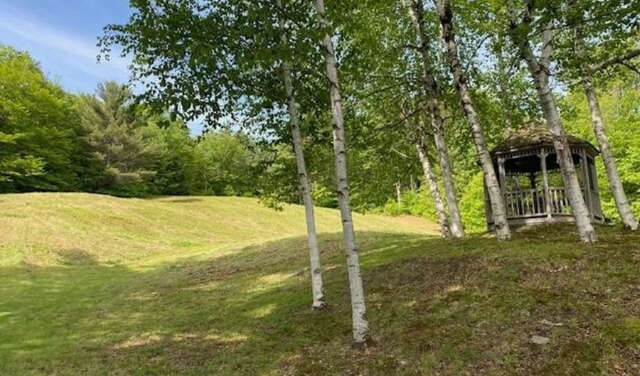 186 Bridgton Rd, Sebago, ME 04029 - 5 Beds, 2 Bath