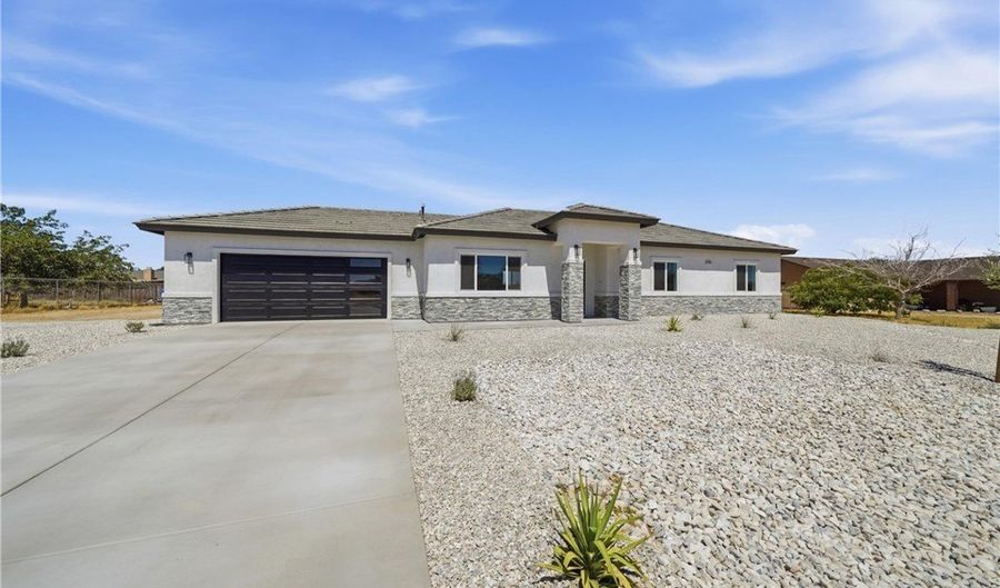 12658 Standing Bear Rd, Apple Valley, CA 92308 - 3 Beds, 2 Bath
