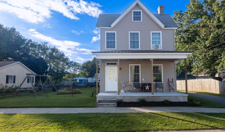 501 WEST St, Clayton, DE 19938 - 3 Beds, 2 Bath