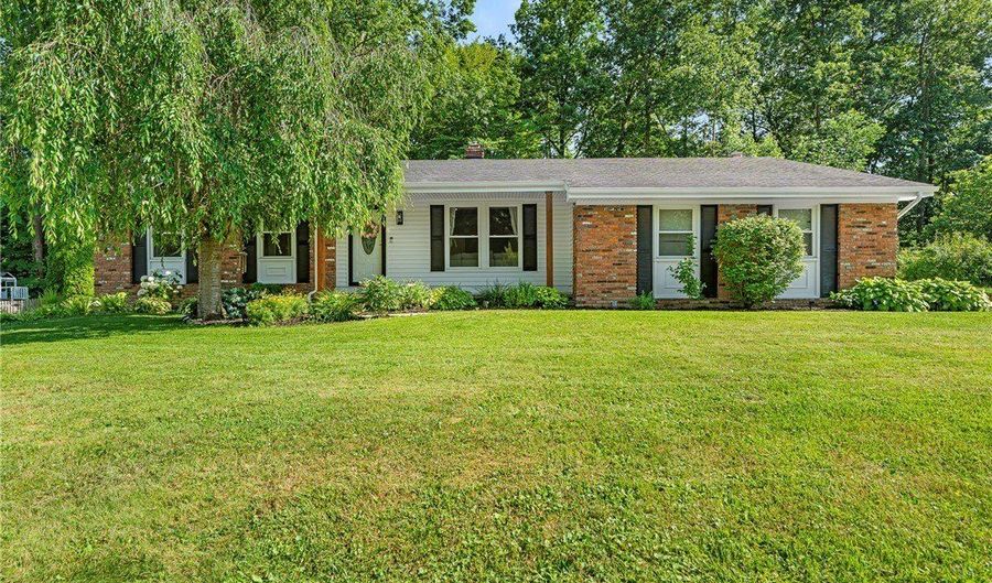 300 Chatham Dr, Aurora, OH 44202 - 3 Beds, 2 Bath