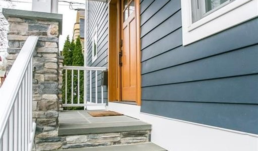 25 Dearborn St 2, Newport, RI 02840 - 4 Beds, 3 Bath