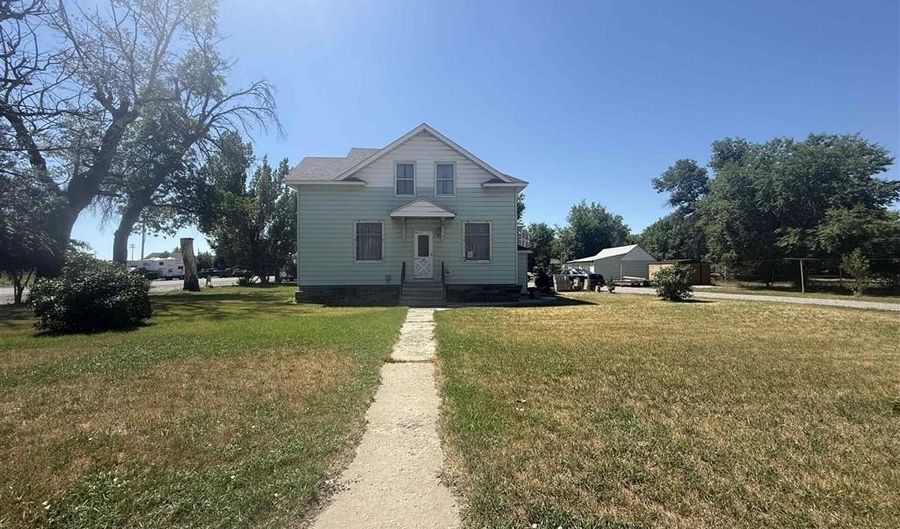 10 W Main St, Byron, WY 82412 - 4 Beds, 2 Bath
