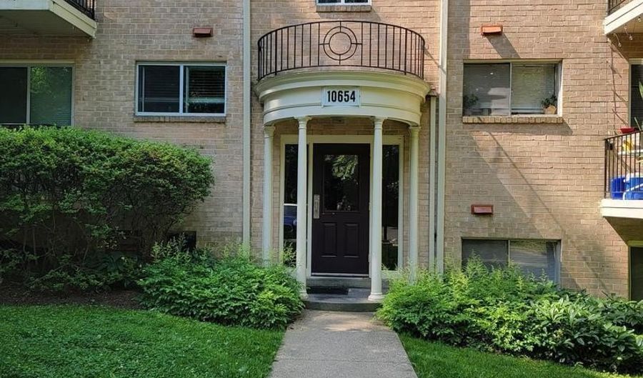 10654 MONTROSE Ave 3, Bethesda, MD 20814 - 2 Beds, 1 Bath
