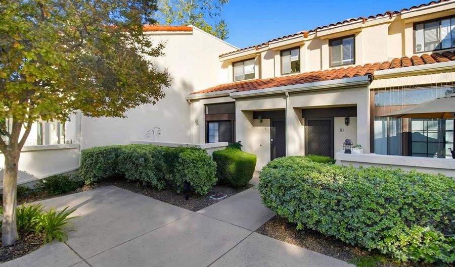 5715 Baltimore Dr 9, La Mesa, CA 91942 - 2 Beds, 2 Bath