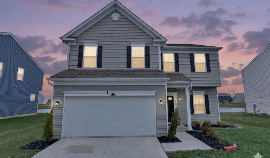 39 Thoreau Dr, Ashville, OH 43103 - 3 Beds, 3 Bath
