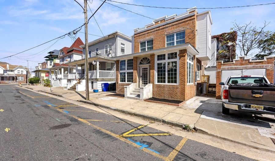107 S Albion Pl, Atlantic City, NJ 08401 - 5 Beds, 5 Bath