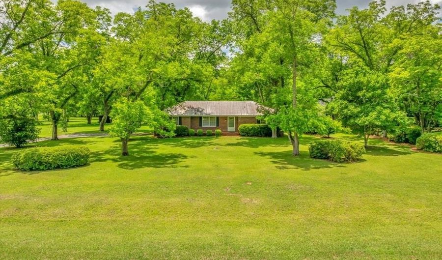 3104 Leggett Dr, Albany, GA 31721 - 2 Beds, 2 Bath
