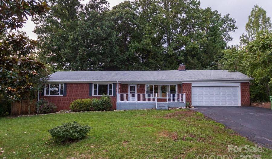 5 Fernlawn Rd, Asheville, NC 28805 - 3 Beds, 3 Bath