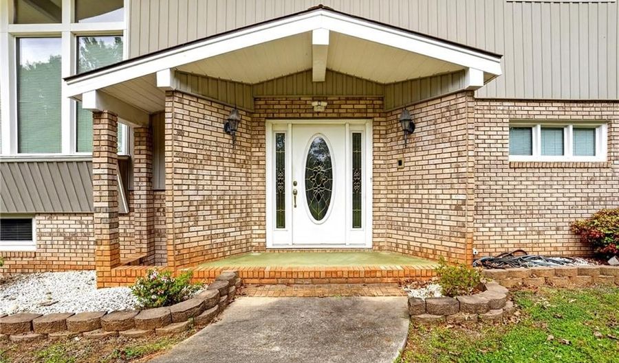 5138 Red Fox Trl, Asheboro, NC 27205 - 3 Beds, 3 Bath