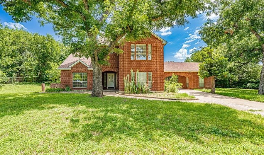 309 Hill St, Hico, TX 76457 - 3 Beds, 3 Bath