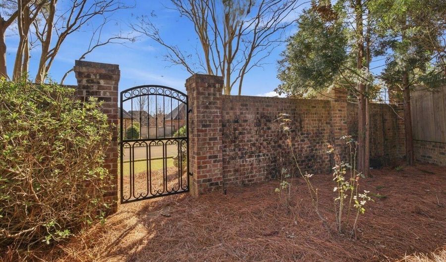 201 Grande Cv, Brandon, MS 39042 - 4 Beds, 3 Bath