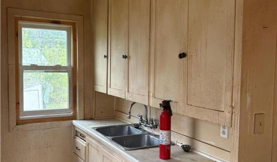 10 Hillside Ave NW, Akeley, MN 56433 - 2 Beds, 1 Bath