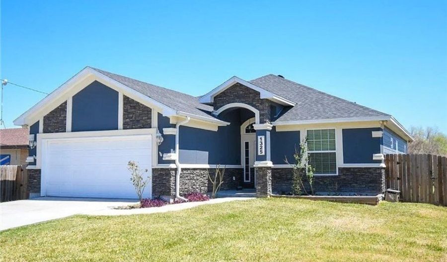 1325 S McCampbell St, Aransas Pass, TX 78336 - 3 Beds, 2 Bath