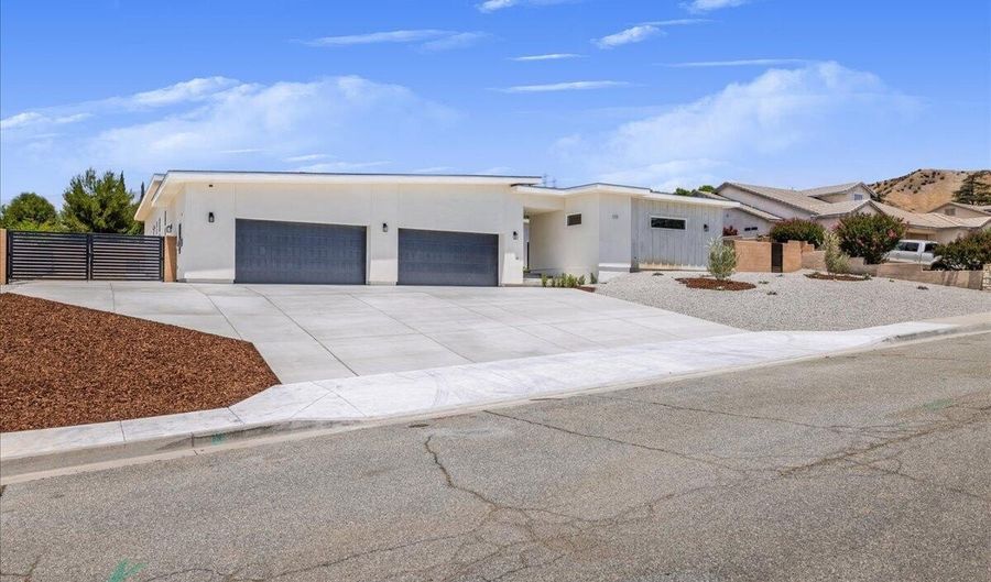4195 Evergreen Ln, Banning, CA 92220 - 5 Beds, 5 Bath