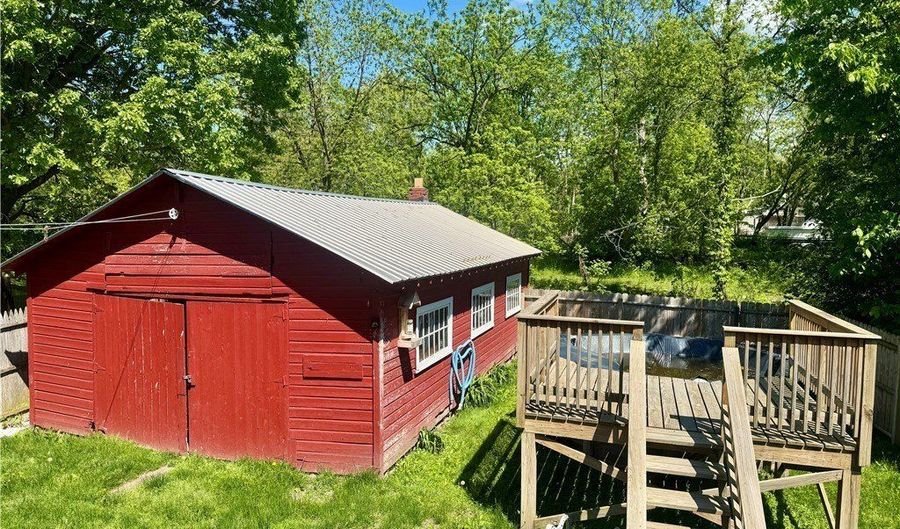 8 2nd St, Alexandria Bay, NY 13607 - 2 Beds, 2 Bath