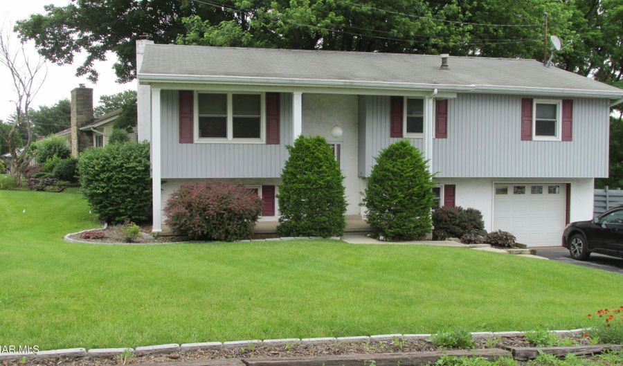 703 Ruskin Dr, Altoona, PA 16602 - 3 Beds, 3 Bath
