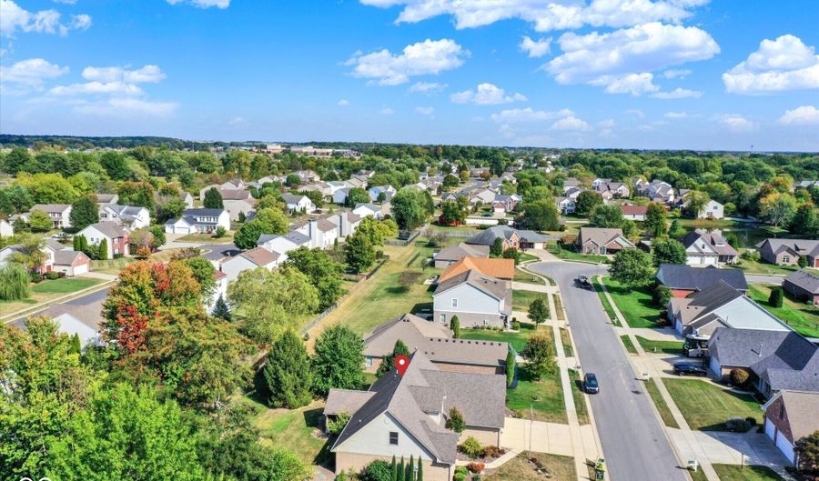 6686 Woodcrest Dr, Avon, IN 46123 - 5 Beds, 4 Bath