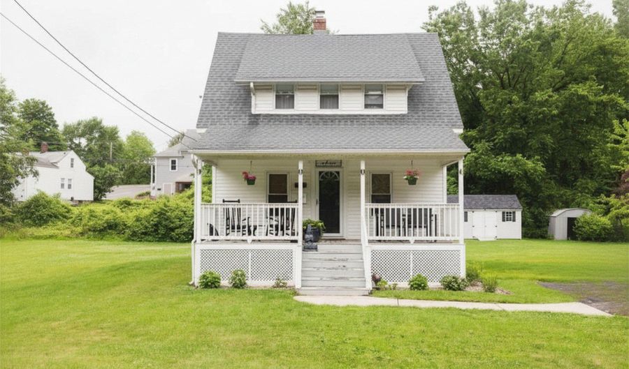 23 Glendale Ave, Berlin, CT 06037 - 2 Beds, 1 Bath